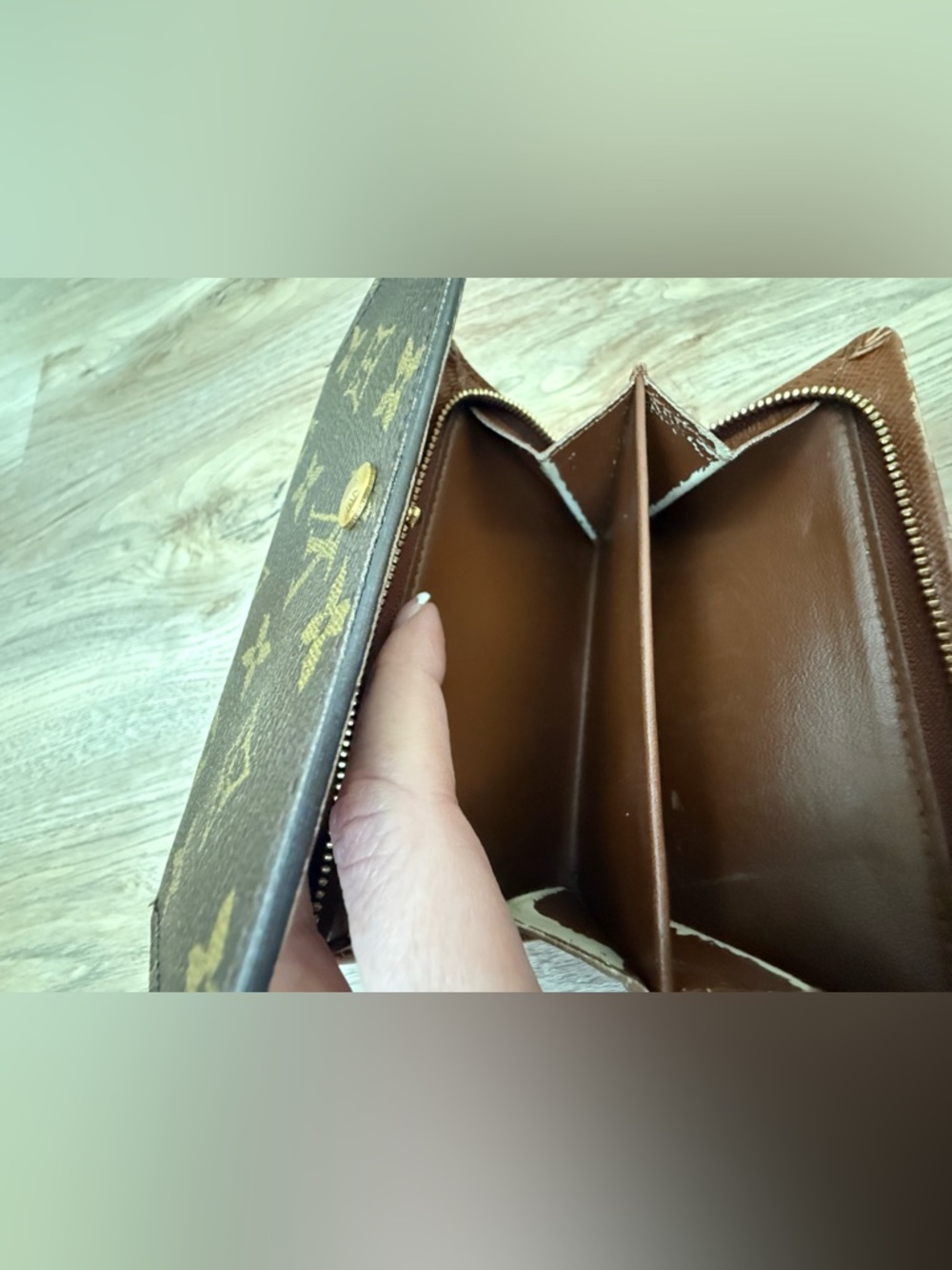 Vintage Louis Vuitton Monogram Wallet - Picture 8 of 10